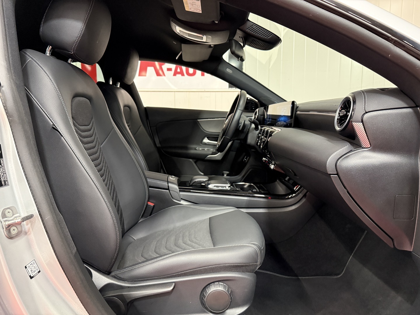 MERCEDES-BENZ CLA 2023