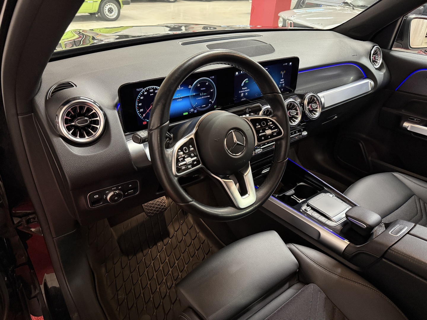 MERCEDES-BENZ EQB 2023