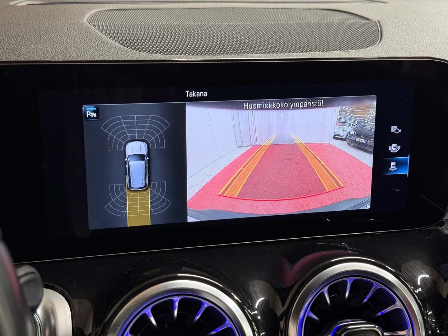 MERCEDES-BENZ EQB 2023