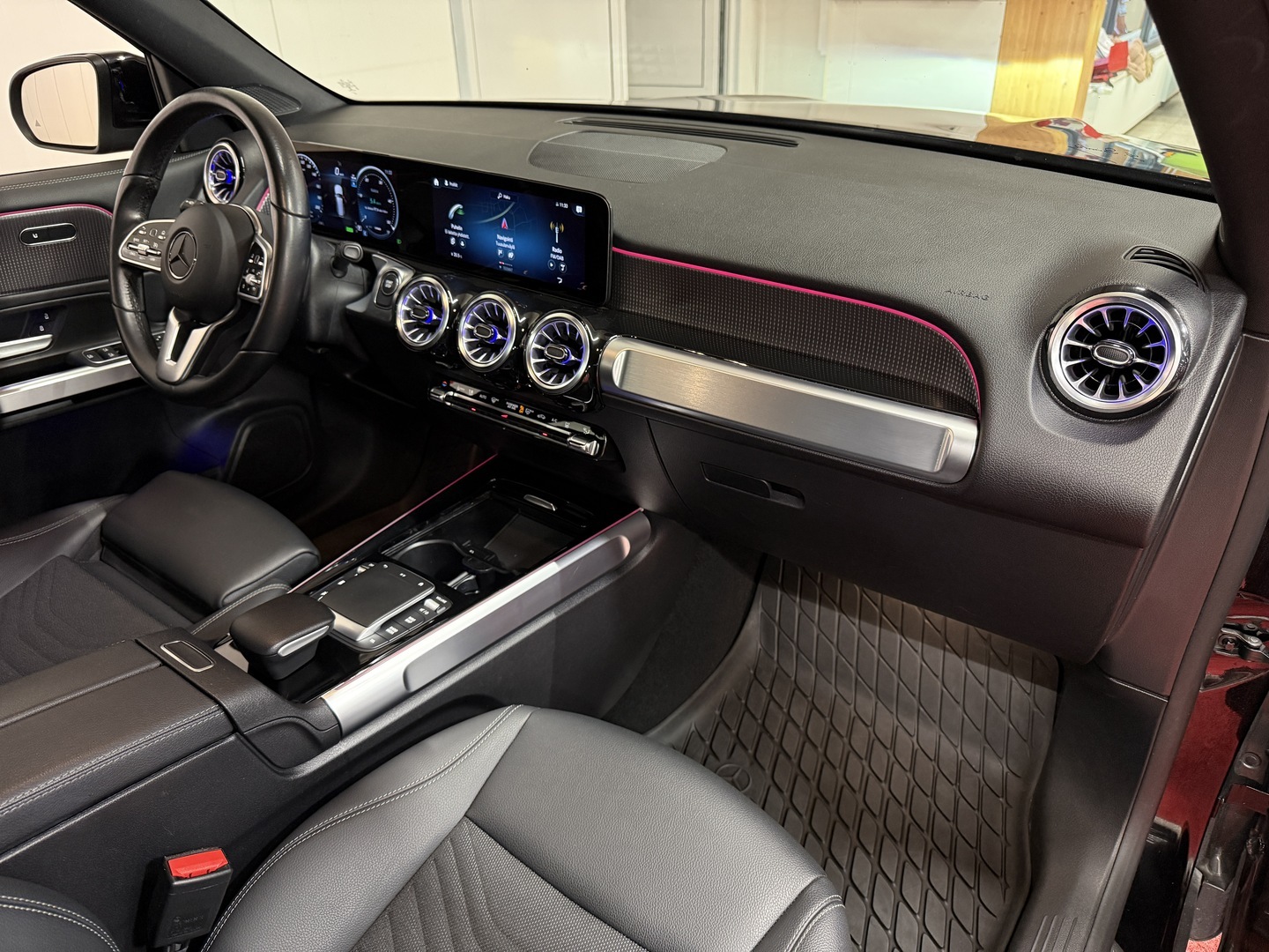 MERCEDES-BENZ EQB 2023