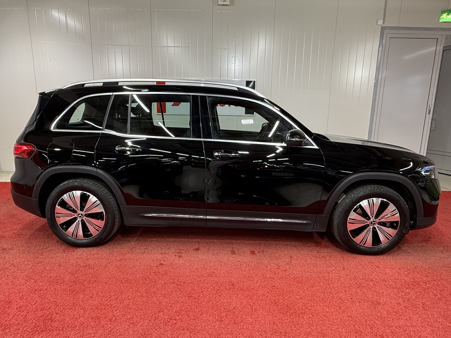 MERCEDES-BENZ EQB 2023