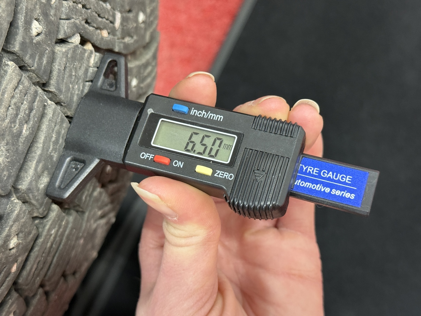 MERCEDES-BENZ EQB 2023