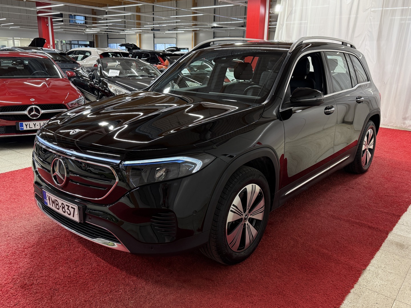 MERCEDES-BENZ EQB 2023