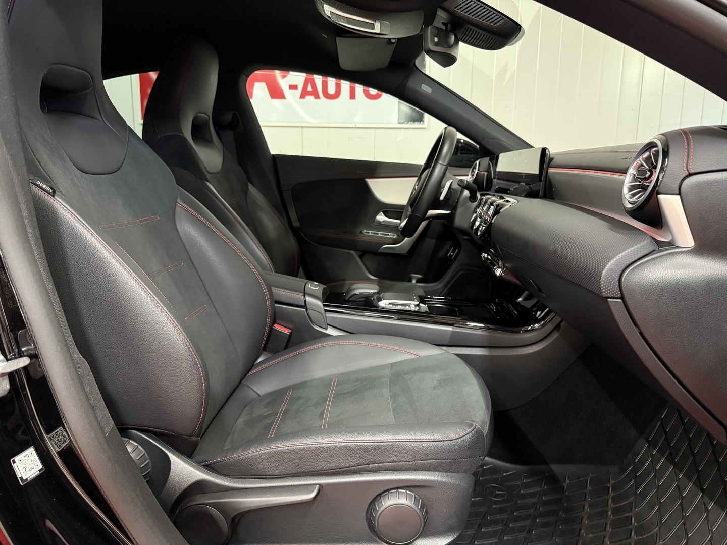 MERCEDES-BENZ CLA 2023