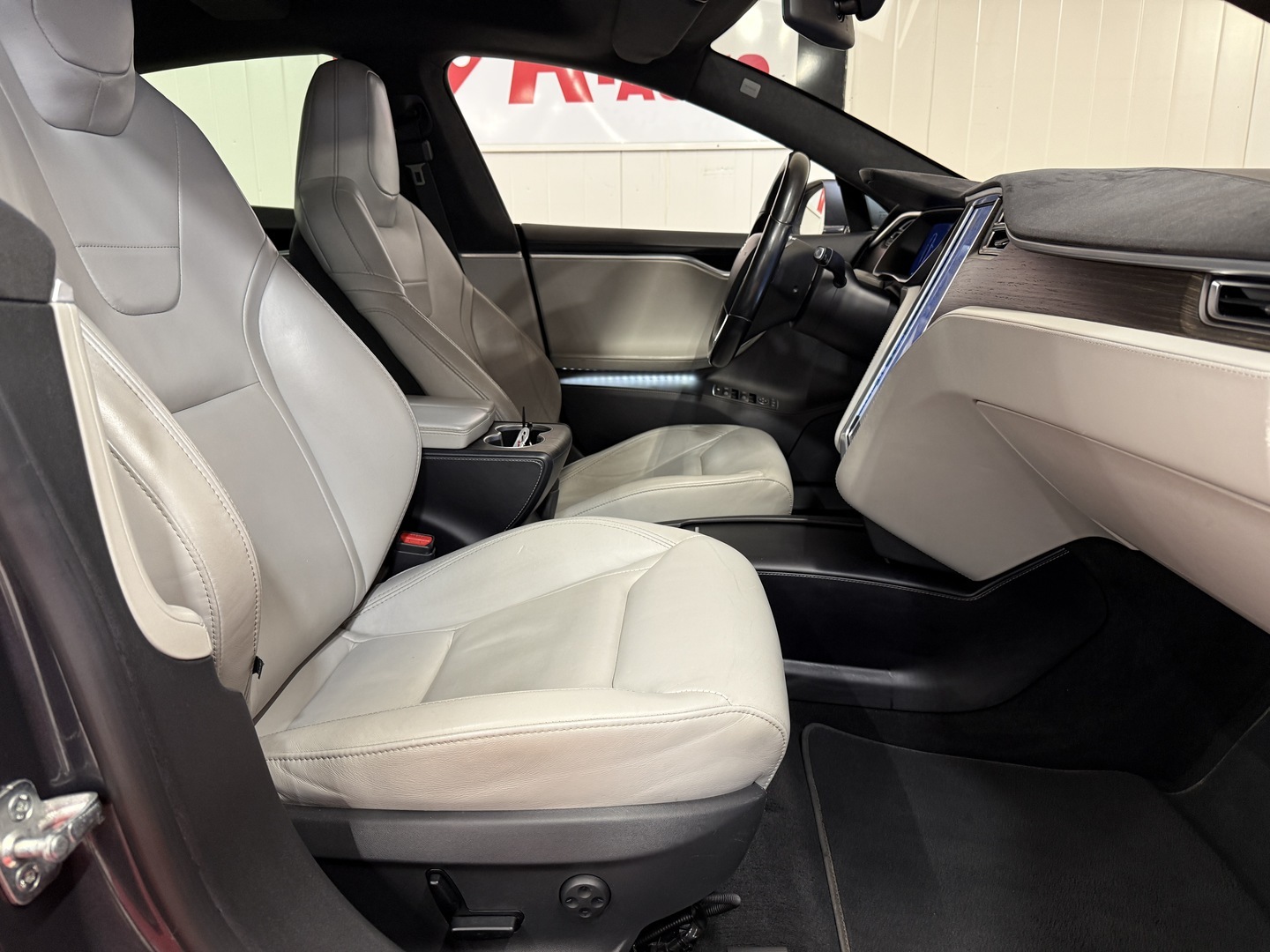 TESLA Model S 2016