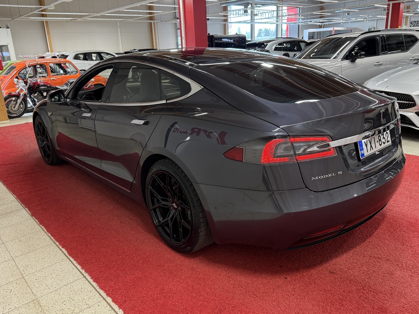 TESLA Model S 2016