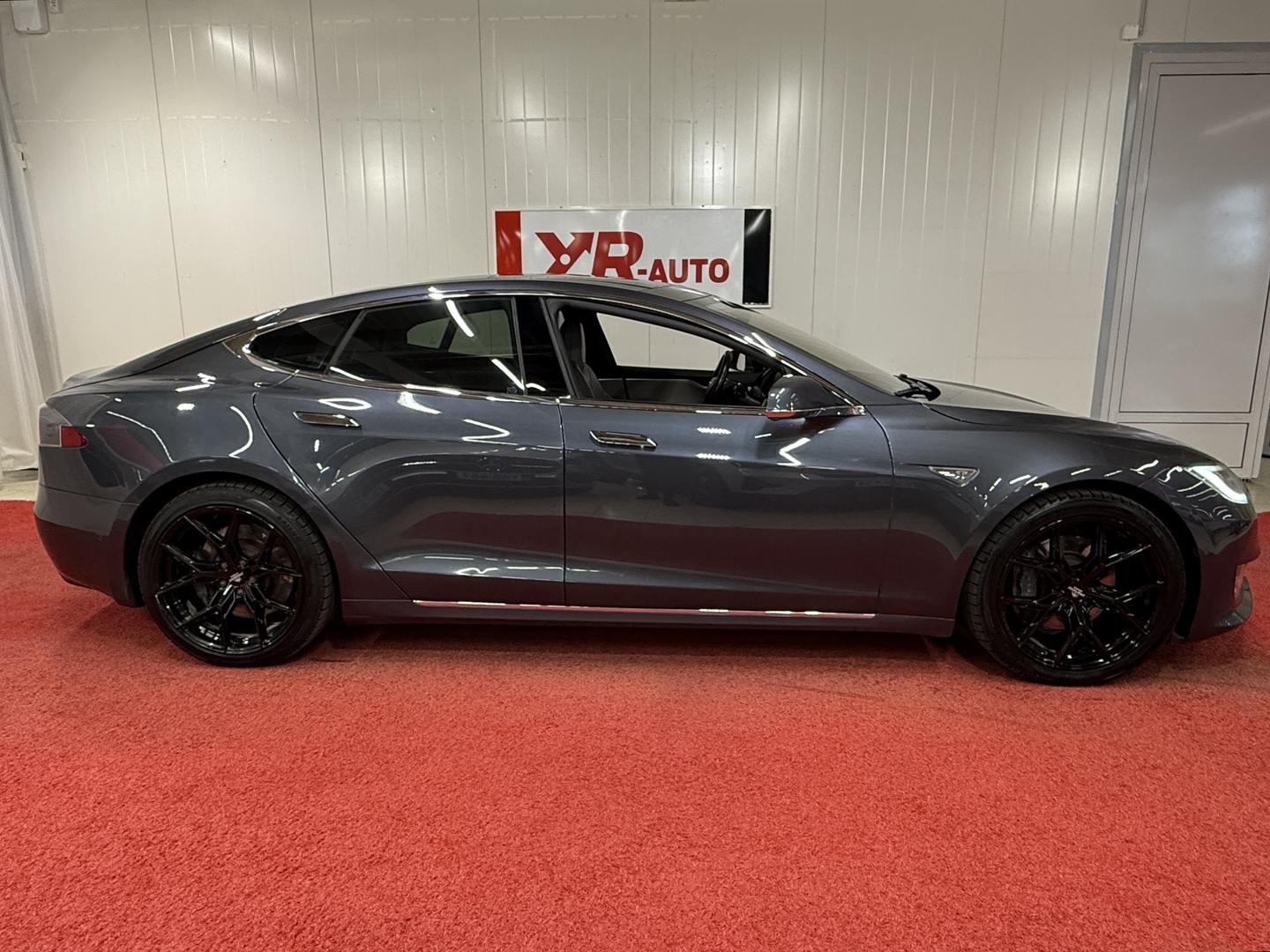 TESLA Model S 2016