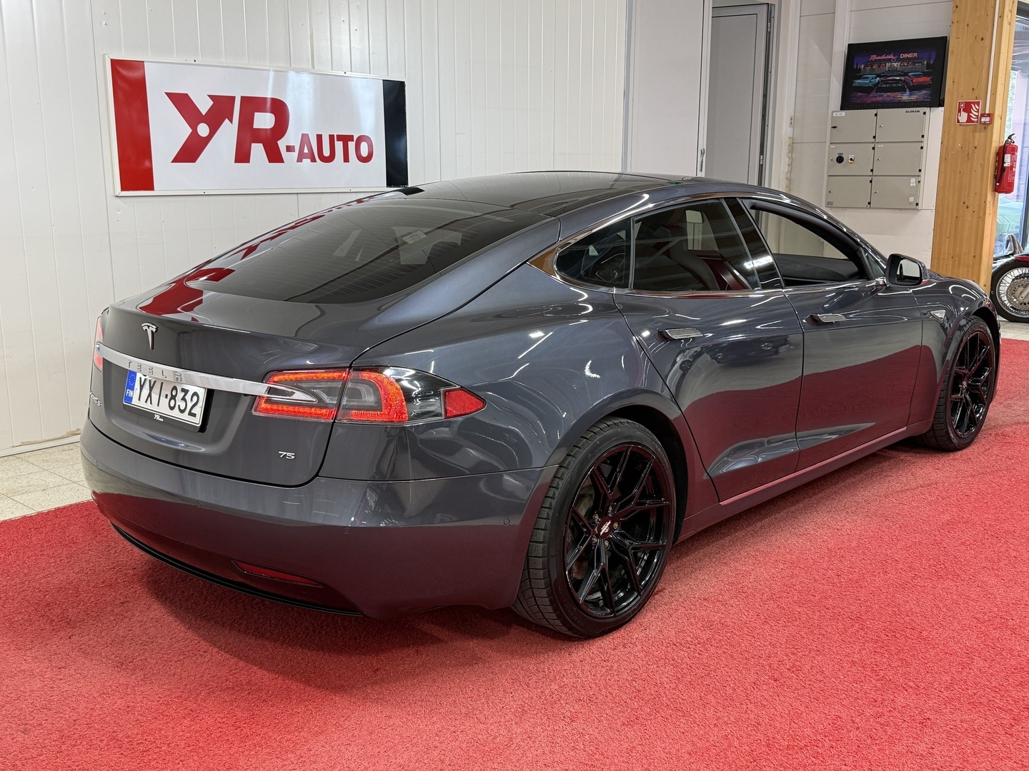 TESLA Model S 2016