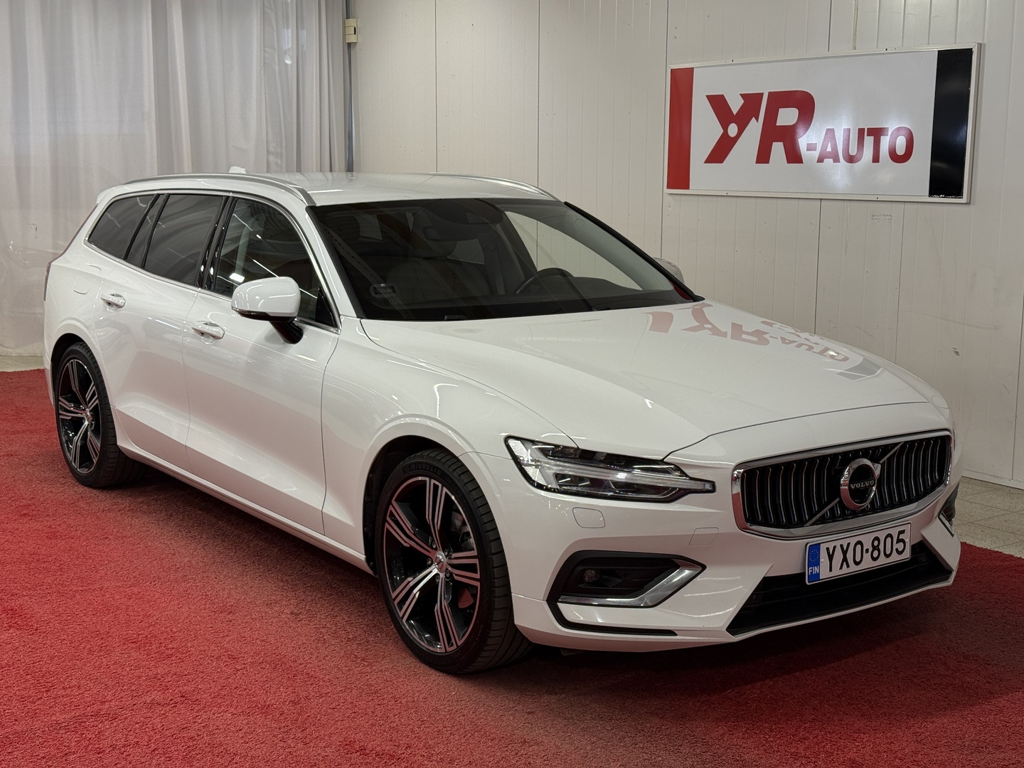 VOLVO V60 2021