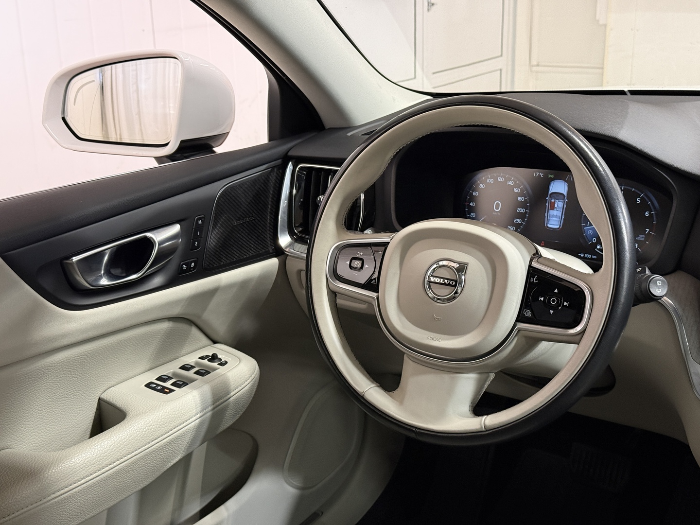 VOLVO V60 2021