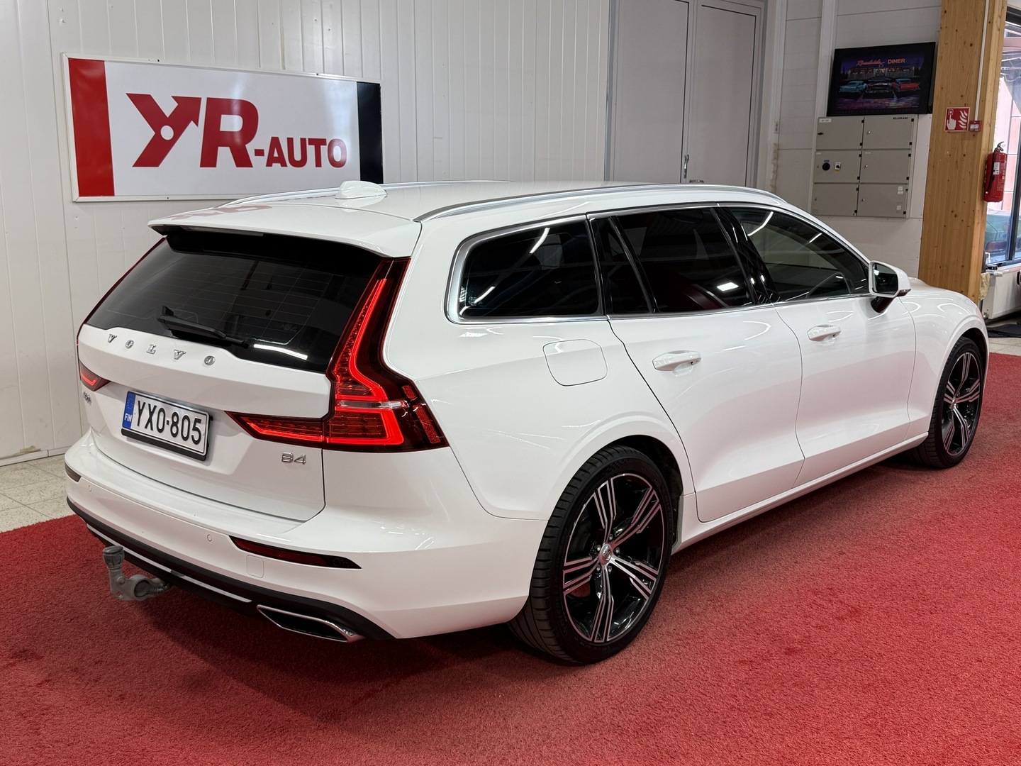 VOLVO V60 2021