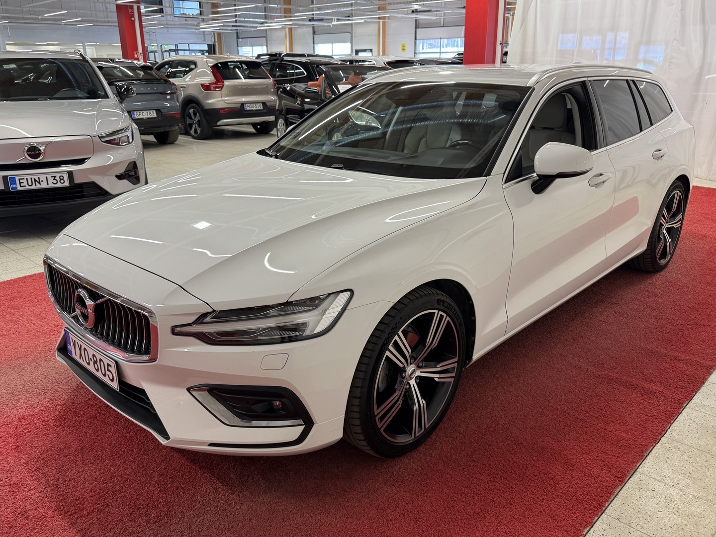 VOLVO V60 2021