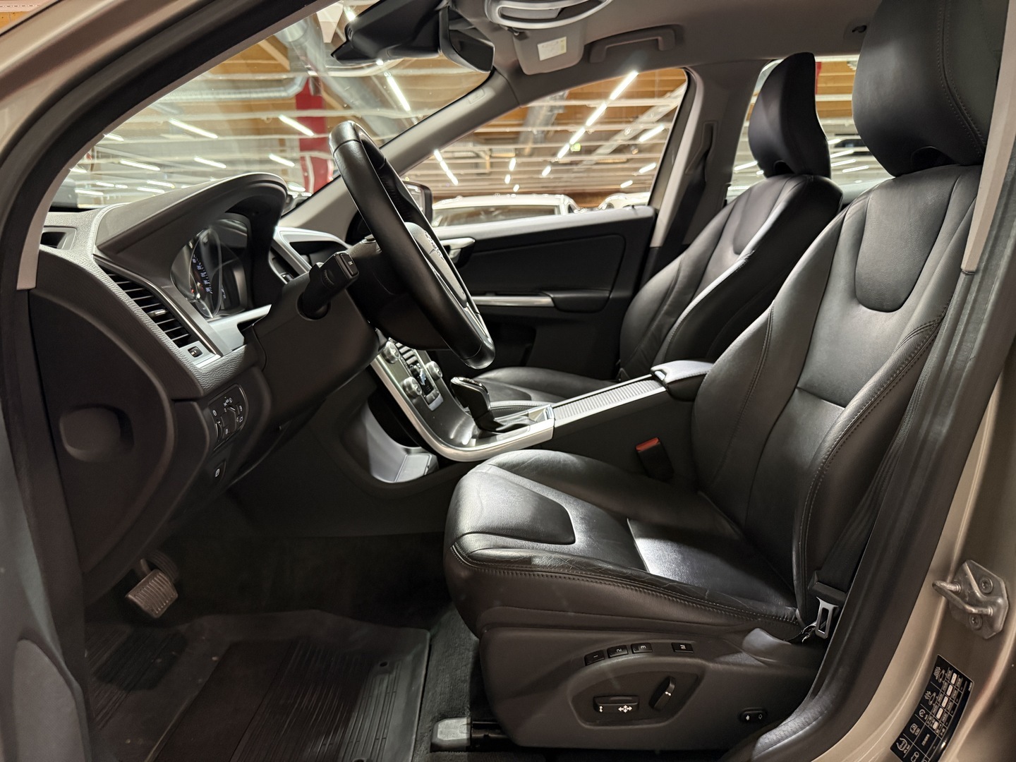 VOLVO XC60 10