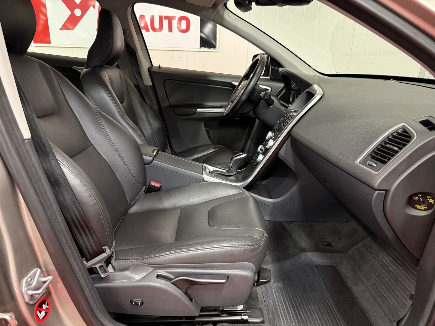 VOLVO XC60 12