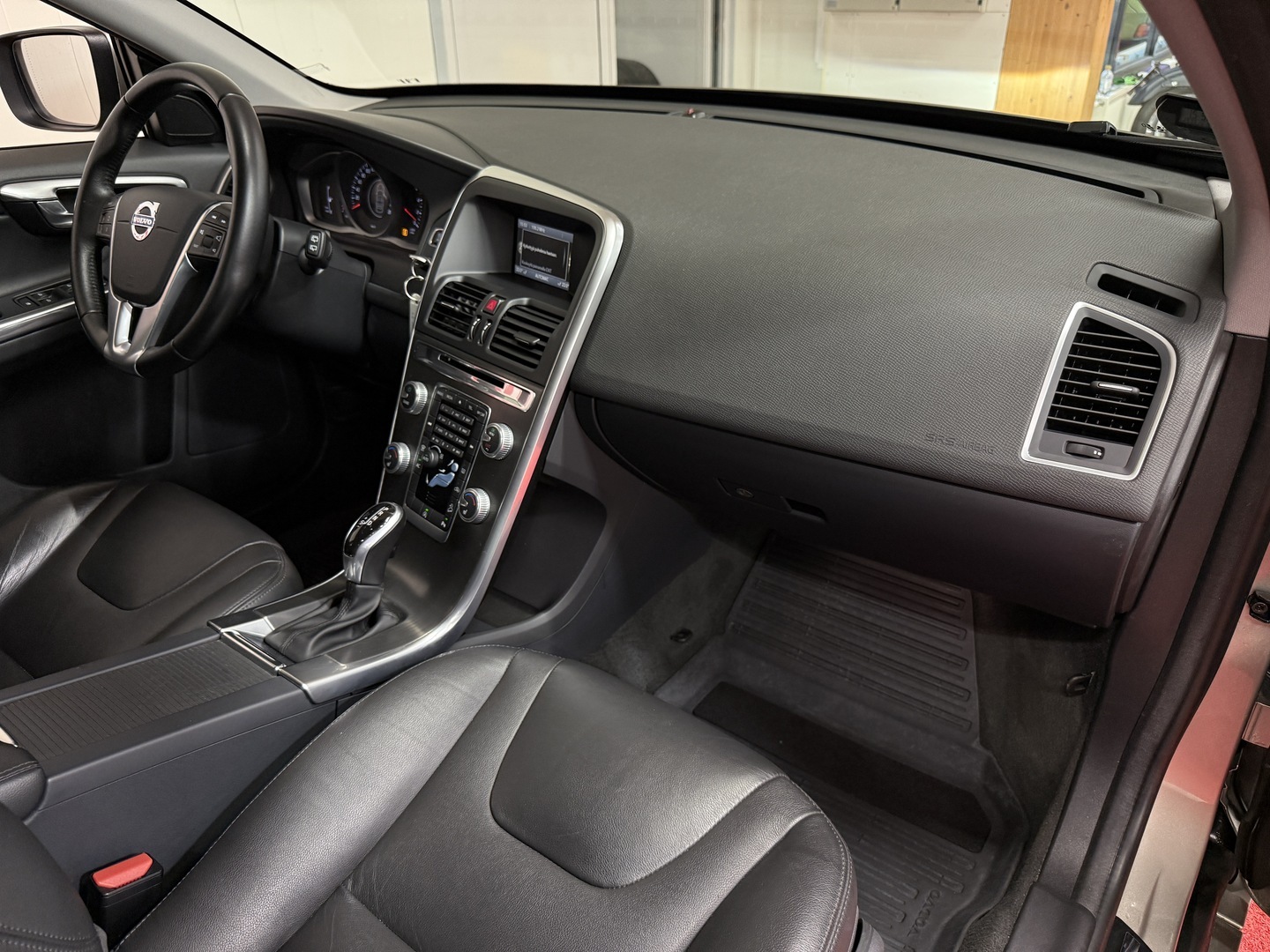 VOLVO XC60 13