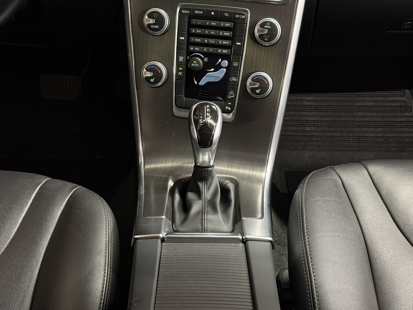 VOLVO XC60 16