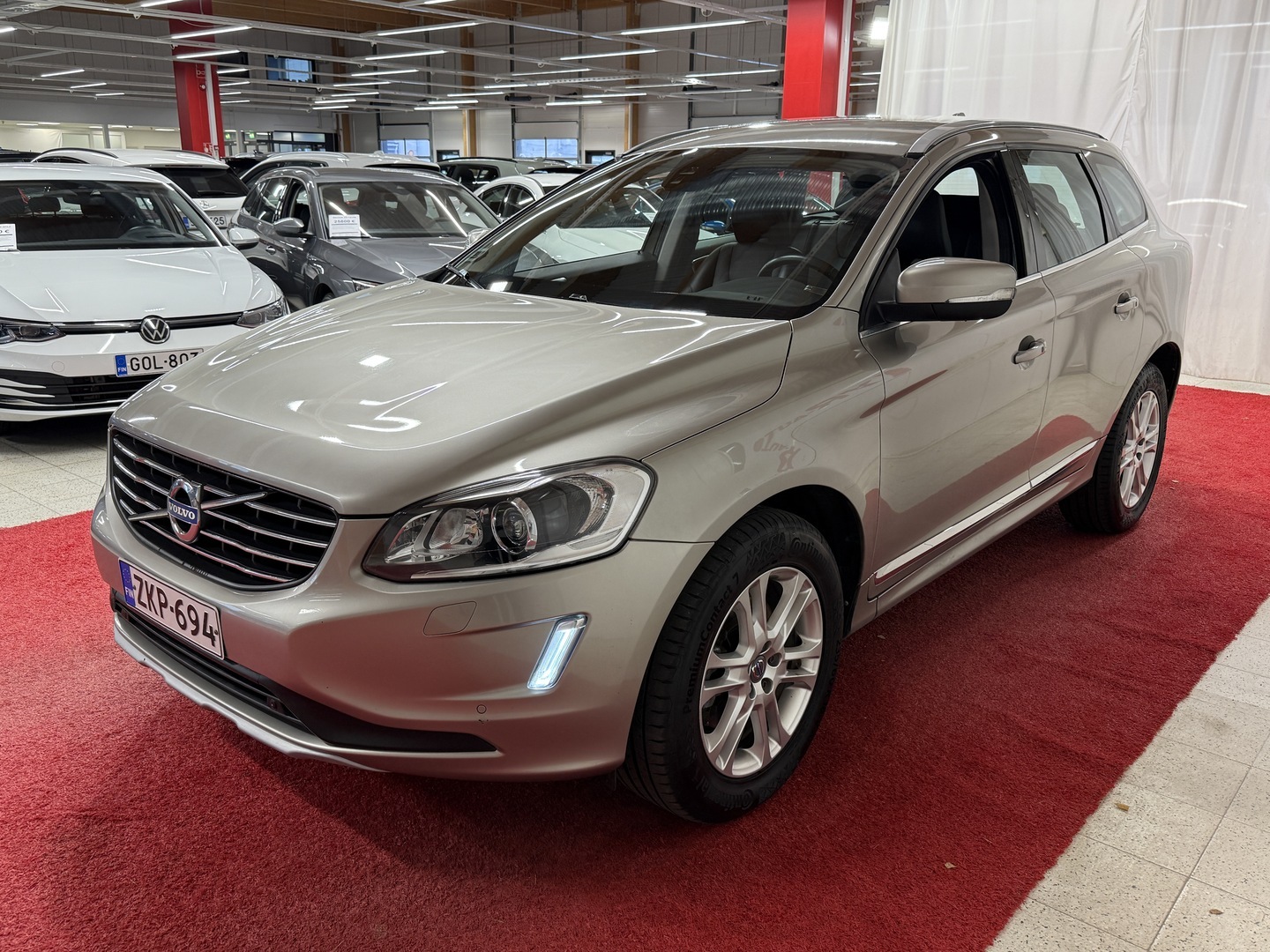 VOLVO XC60 7