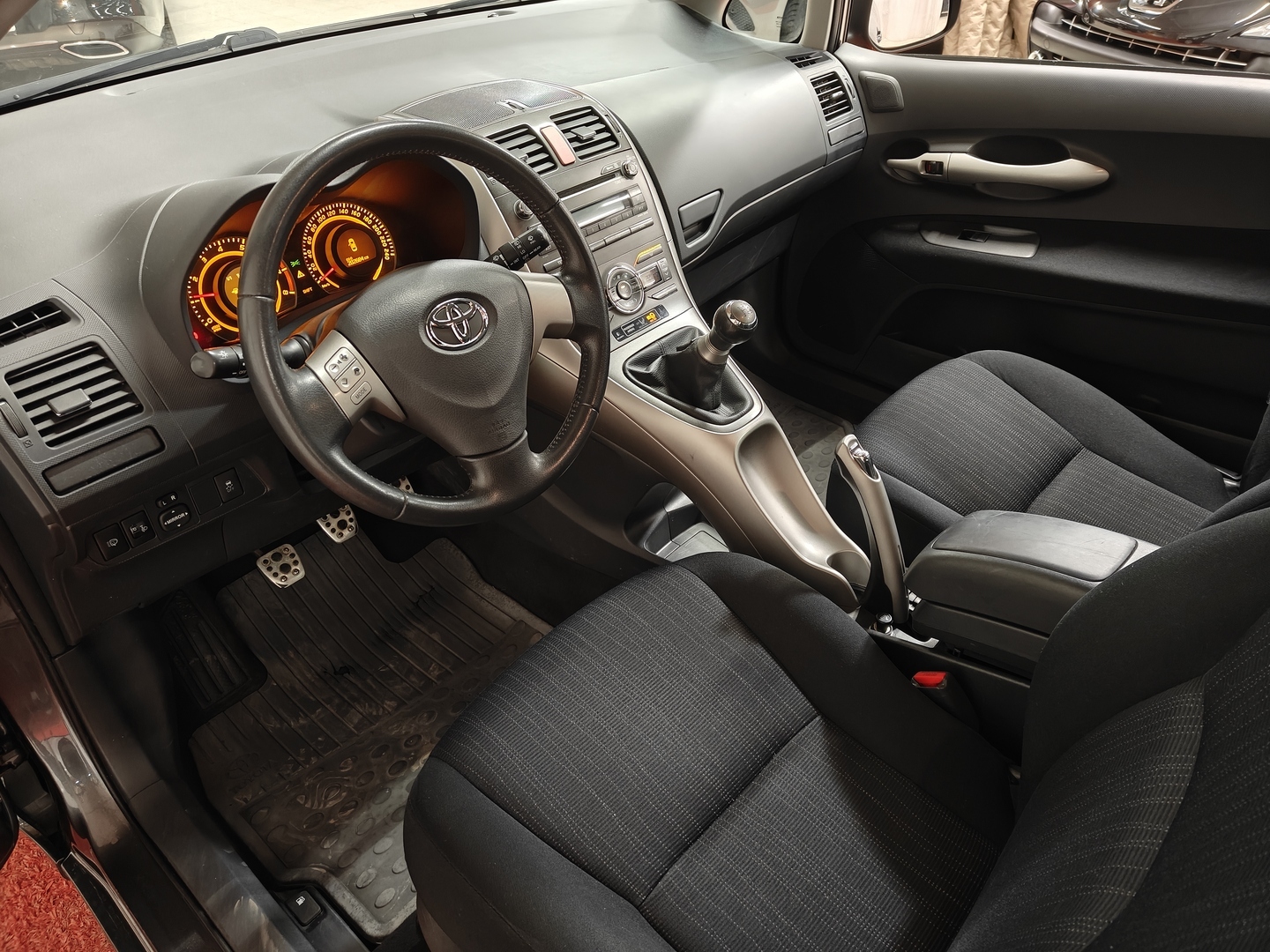TOYOTA Auris 2008