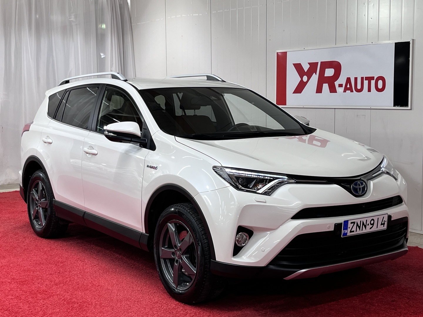 TOYOTA RAV4 2018