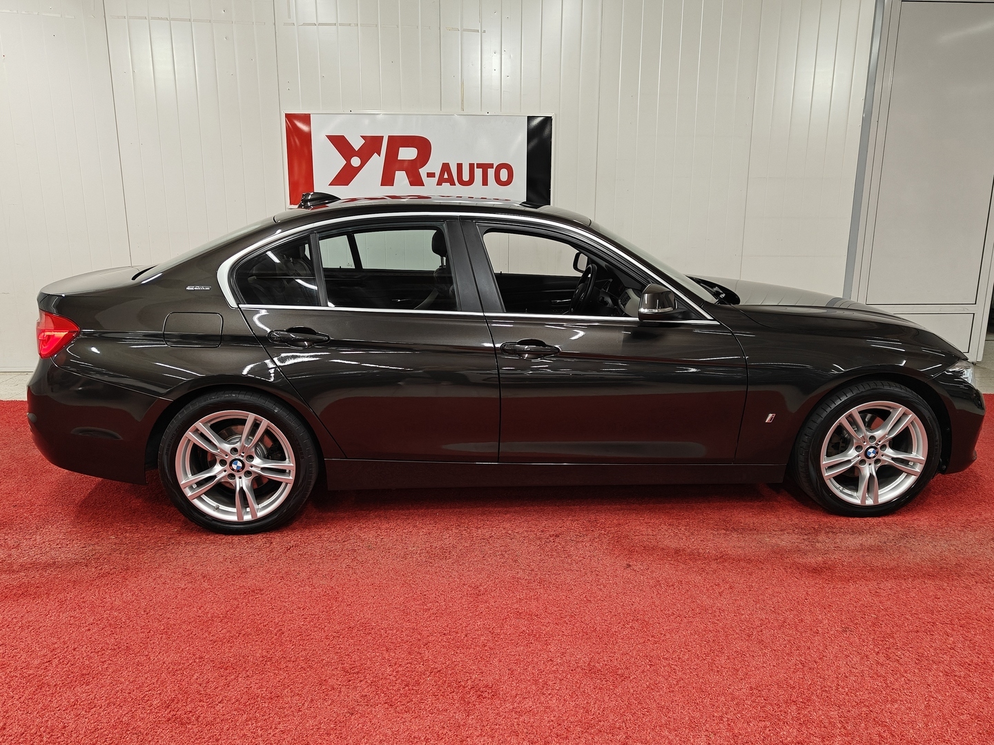 BMW 330 2017