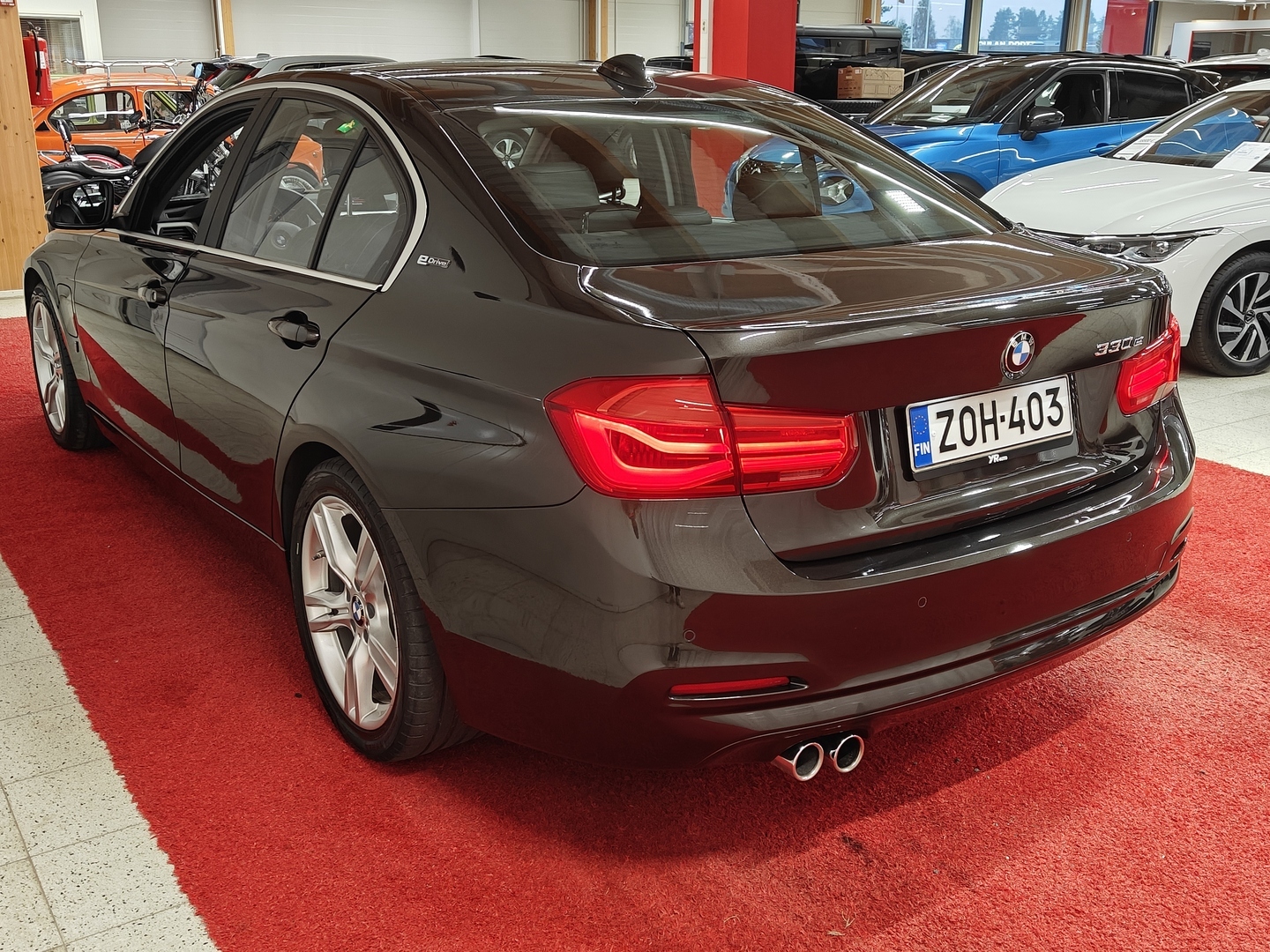 BMW 330 2017