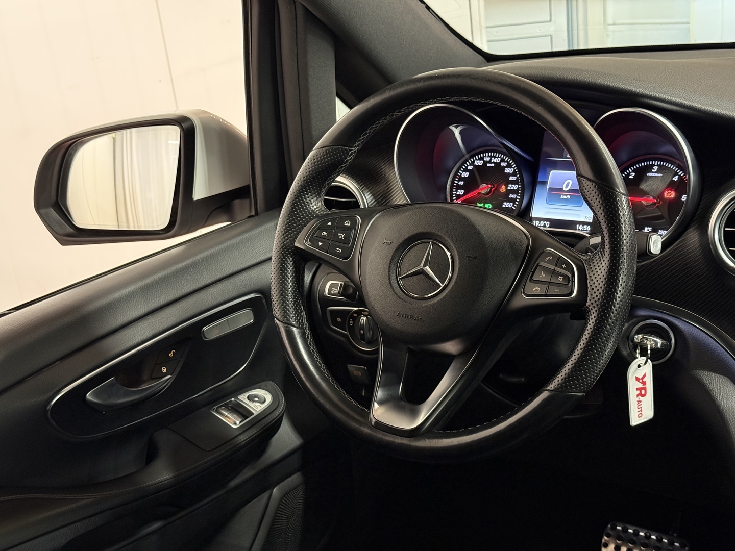 MERCEDES-BENZ V 2018