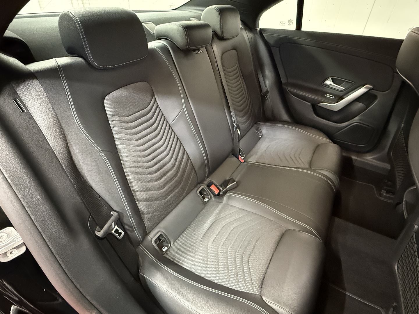 MERCEDES-BENZ CLA 12