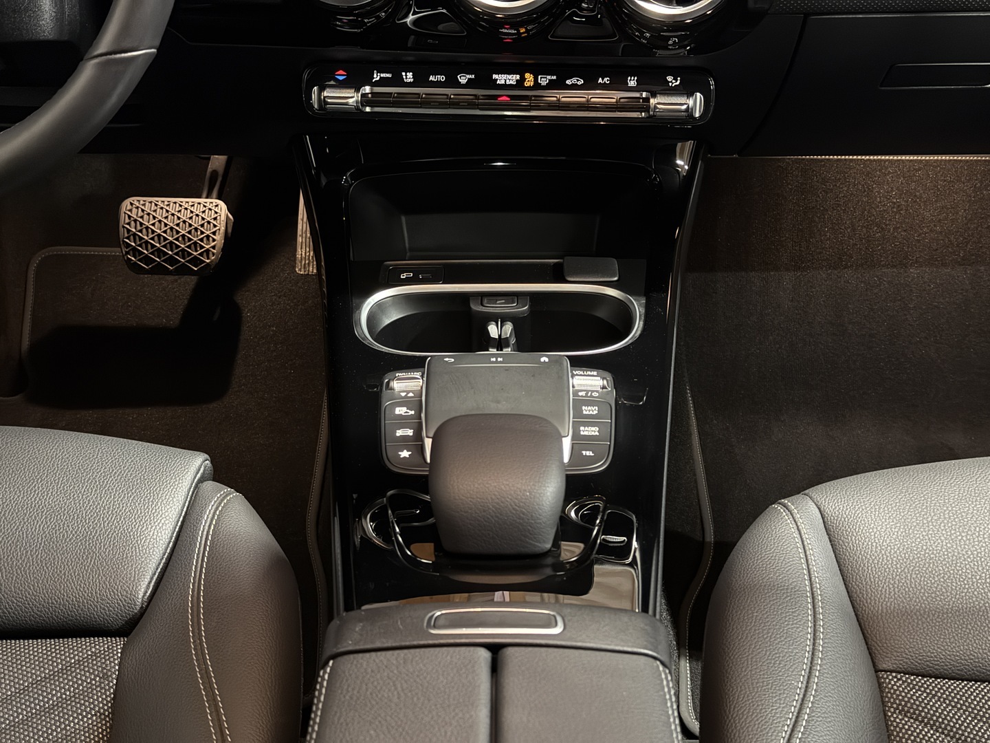 MERCEDES-BENZ CLA 18