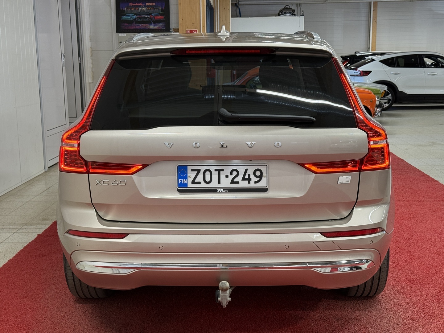 VOLVO XC60 2023