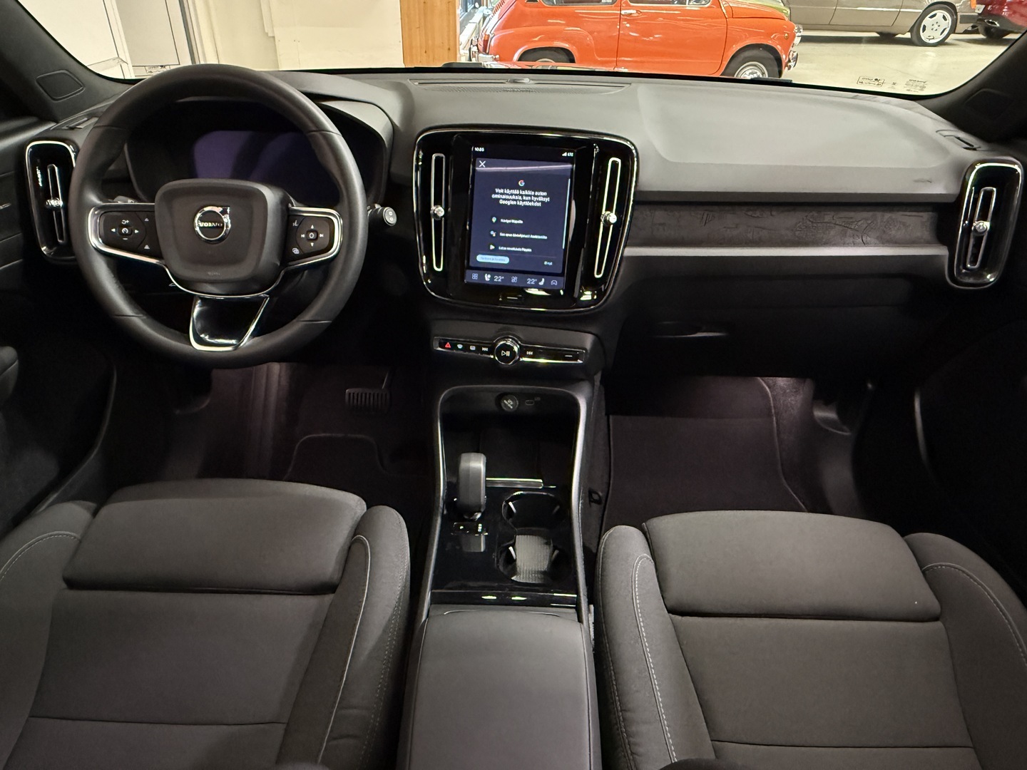 VOLVO XC40 2023