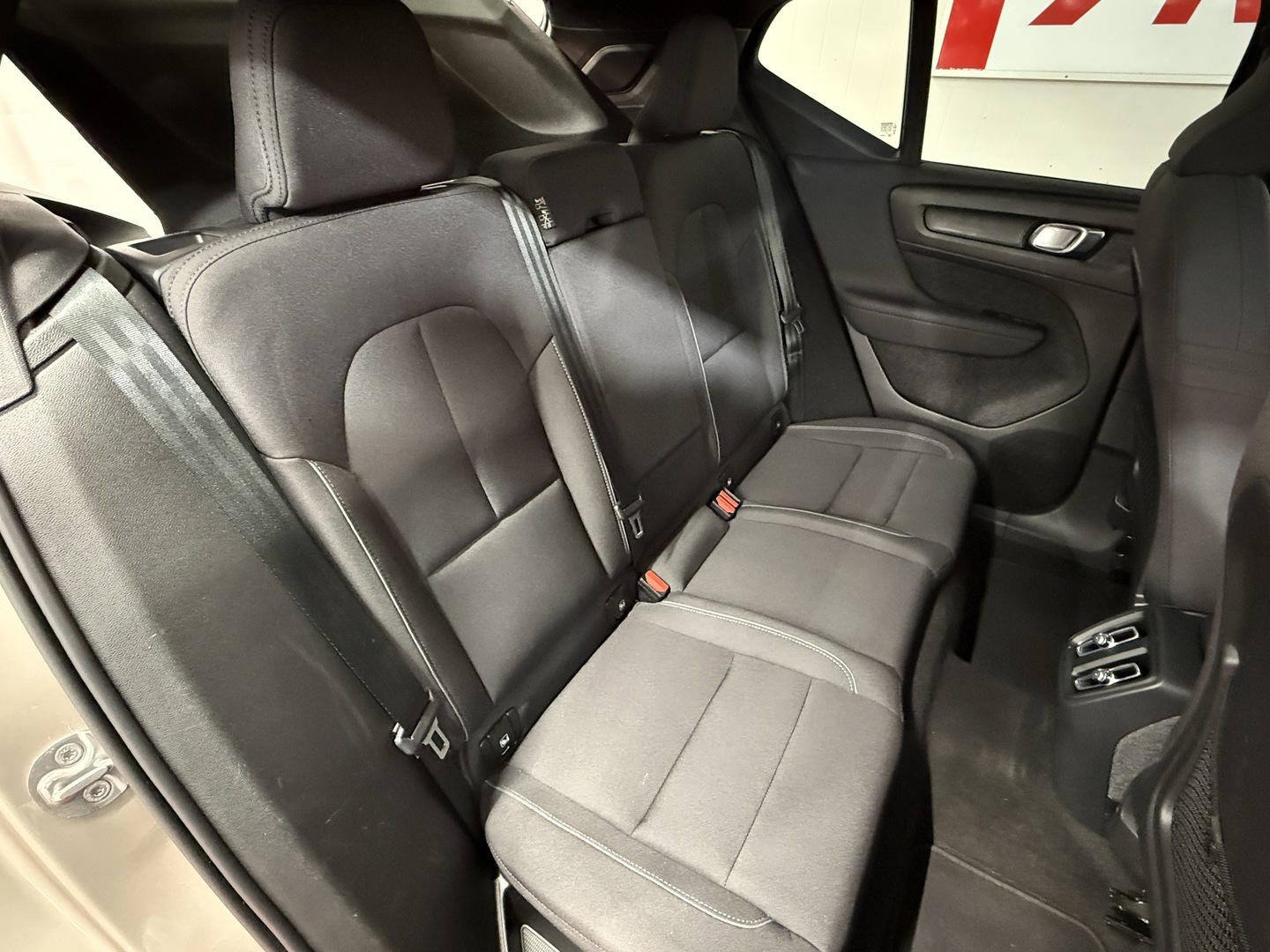 VOLVO XC40 2023