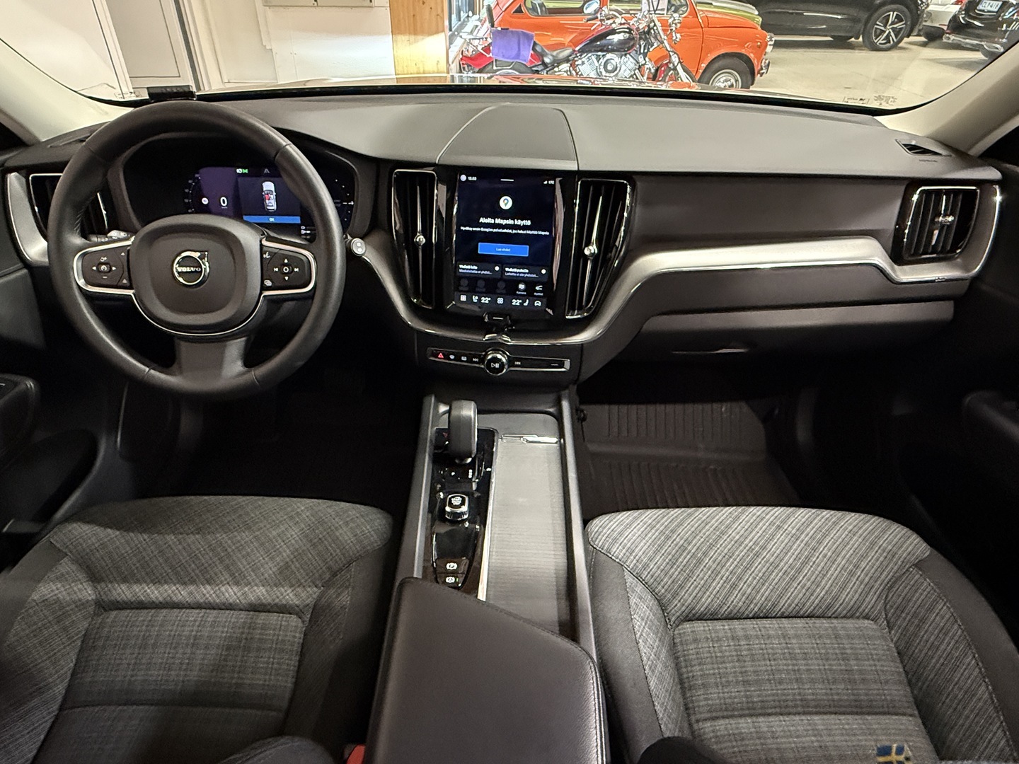 VOLVO XC60 2023