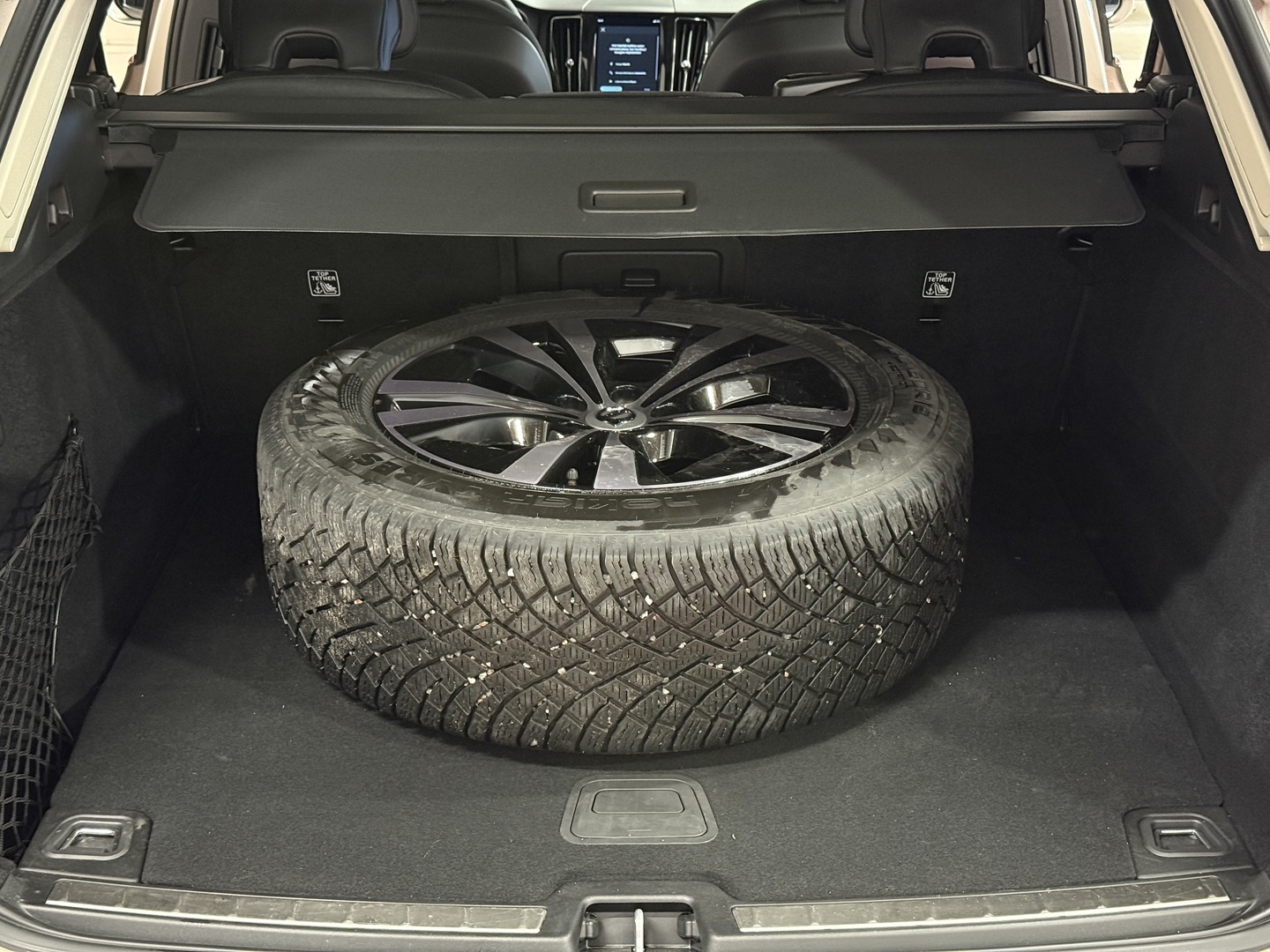 VOLVO XC60 2023