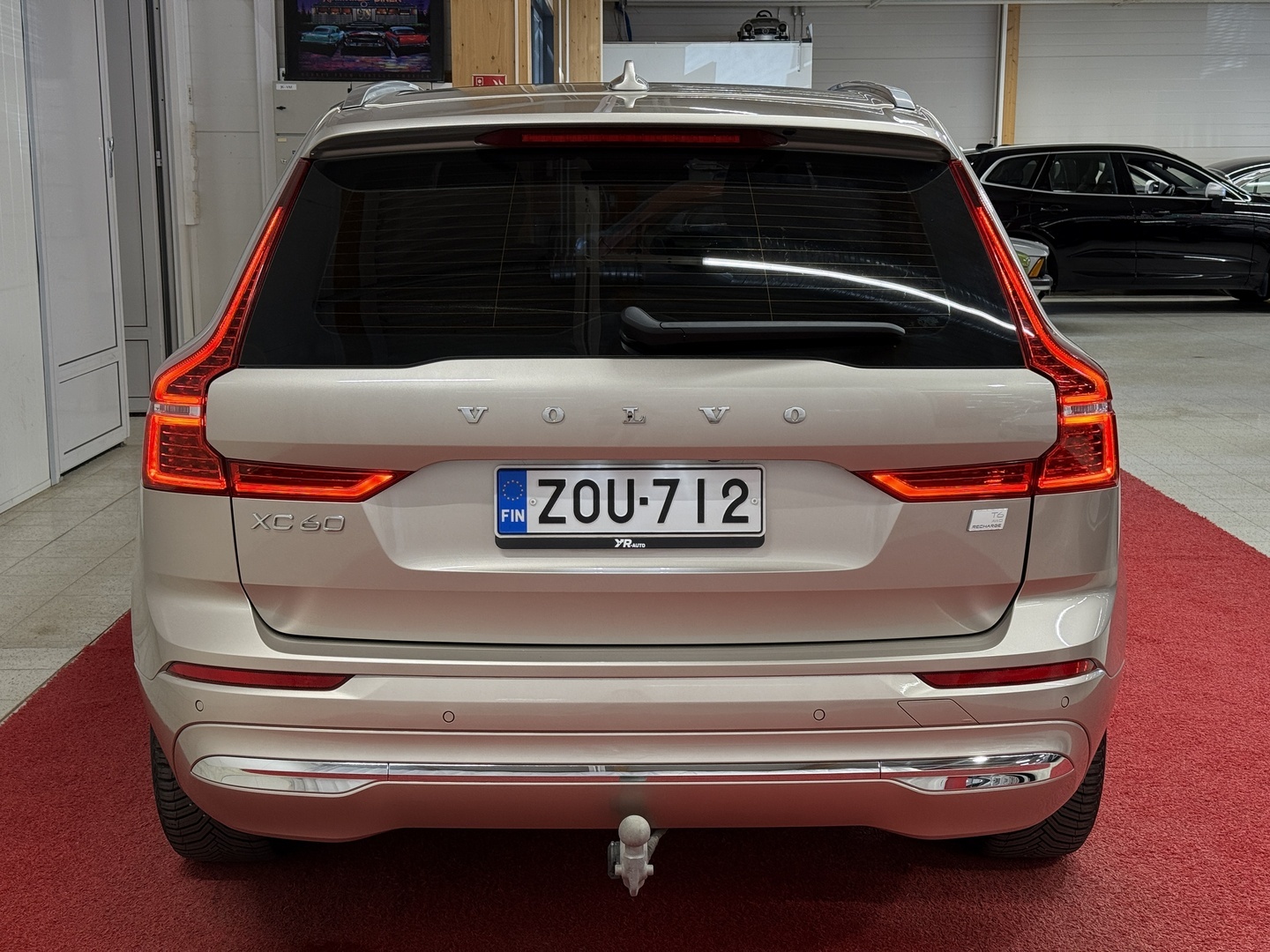 VOLVO XC60 2023