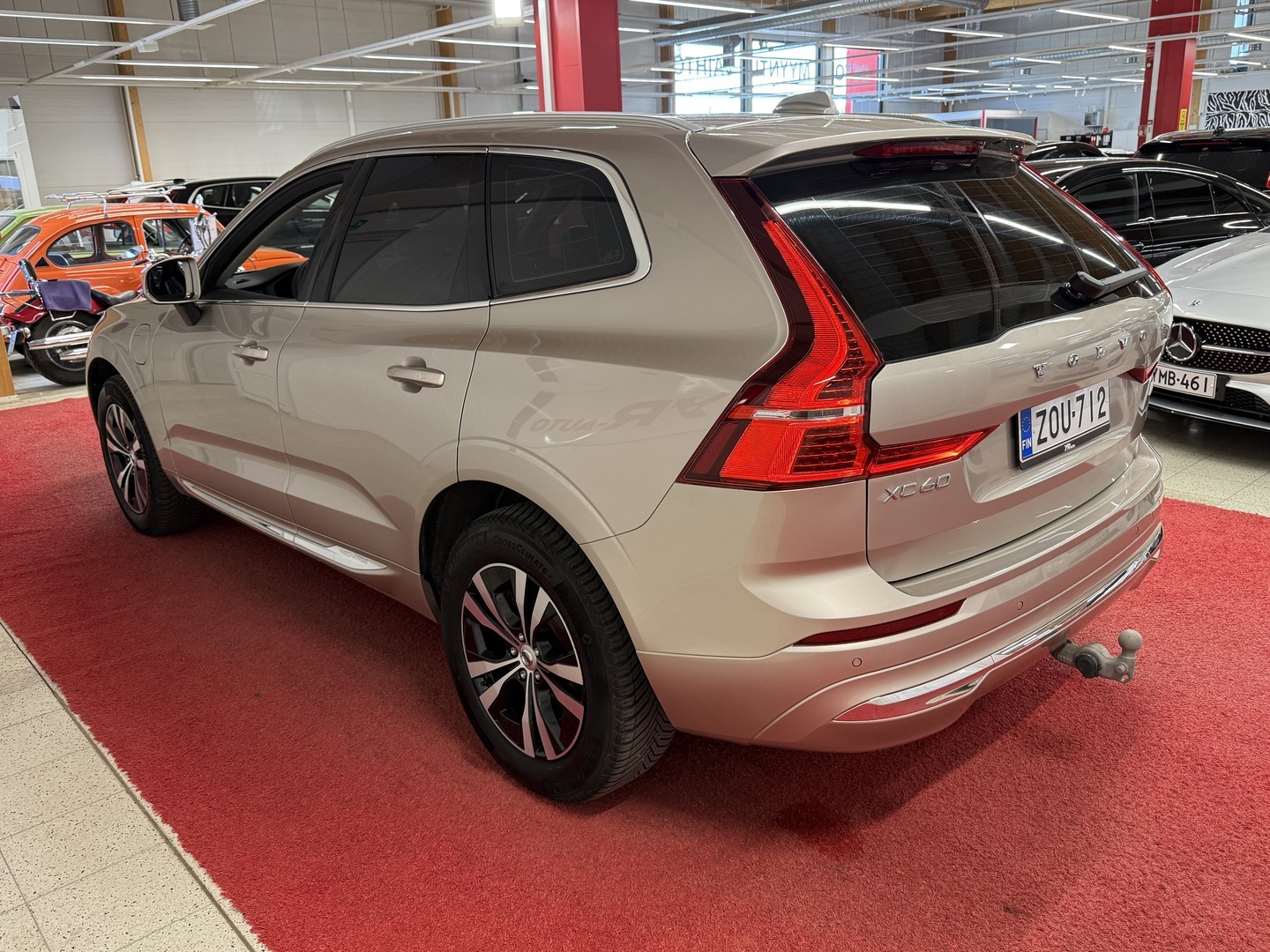 VOLVO XC60 2023