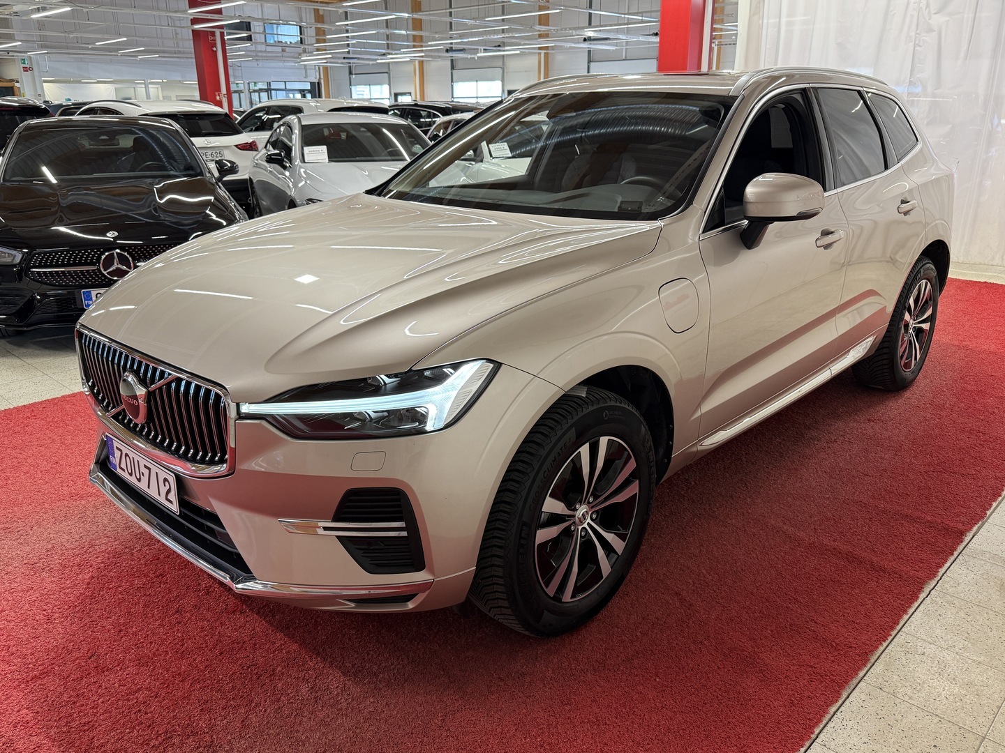 VOLVO XC60 2023