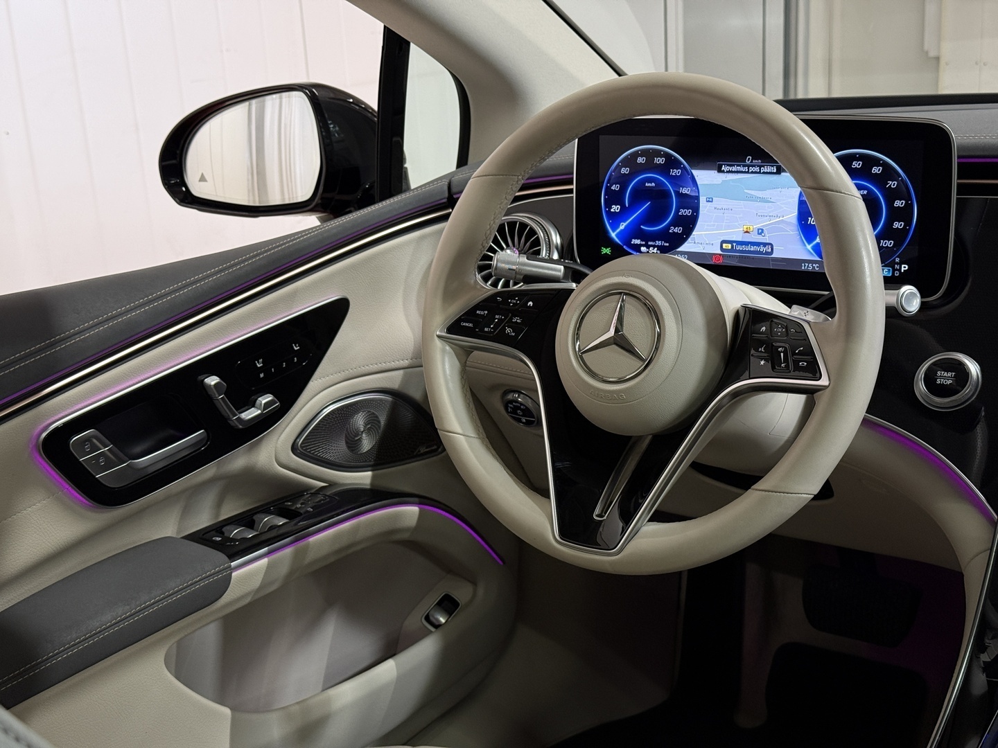 MERCEDES-BENZ EQS 11
