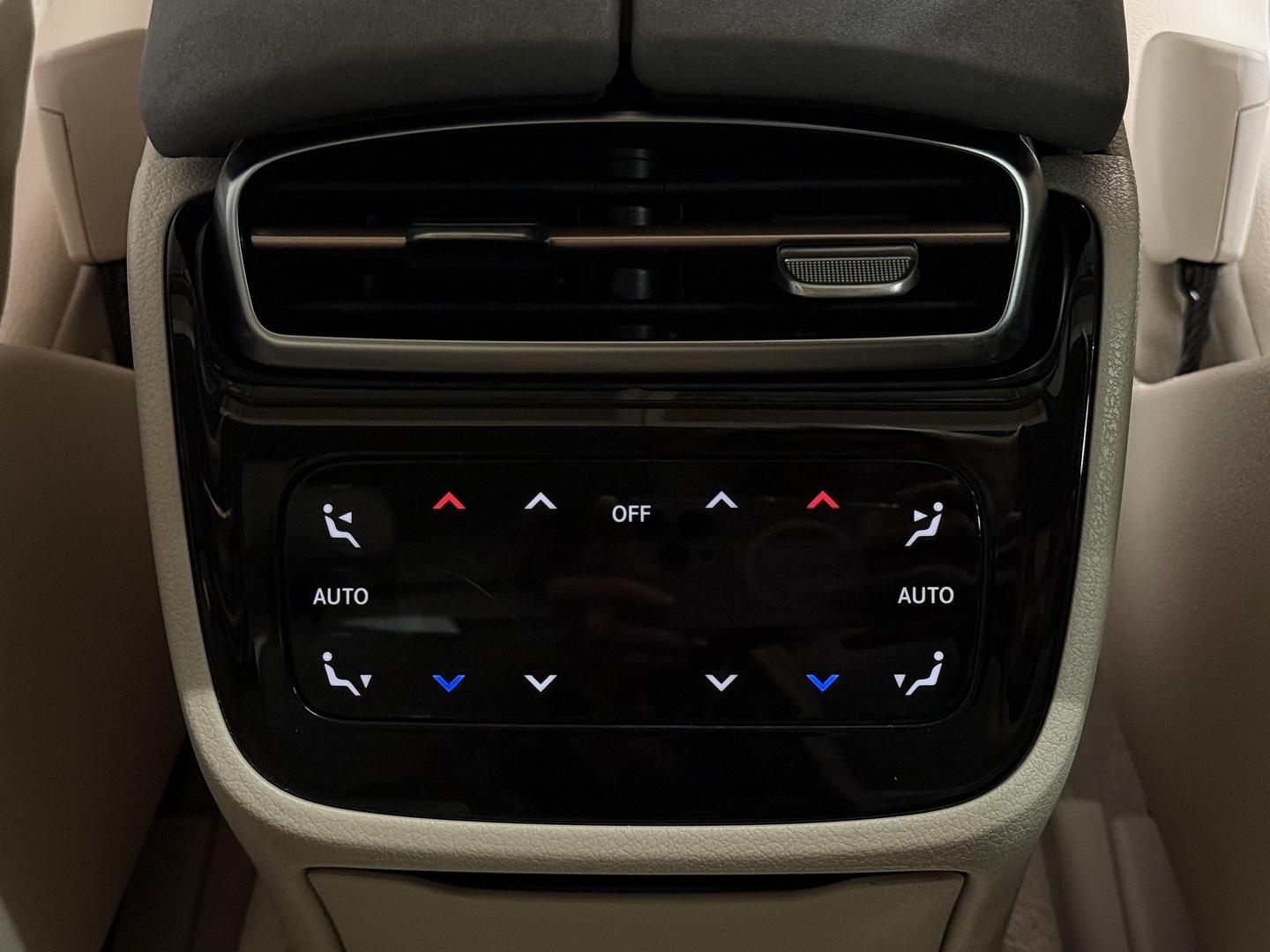 MERCEDES-BENZ EQS 22