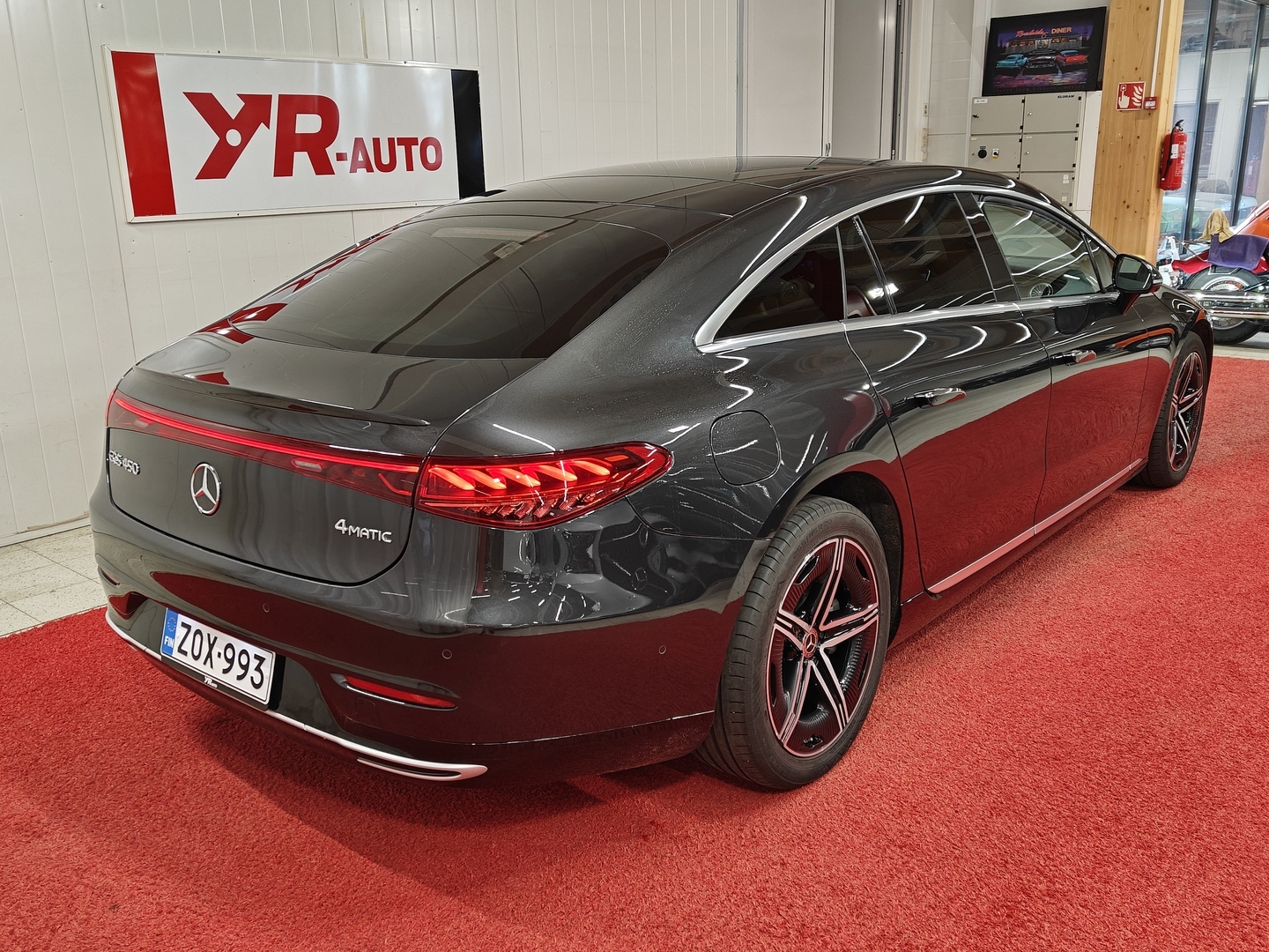 MERCEDES-BENZ EQS 3