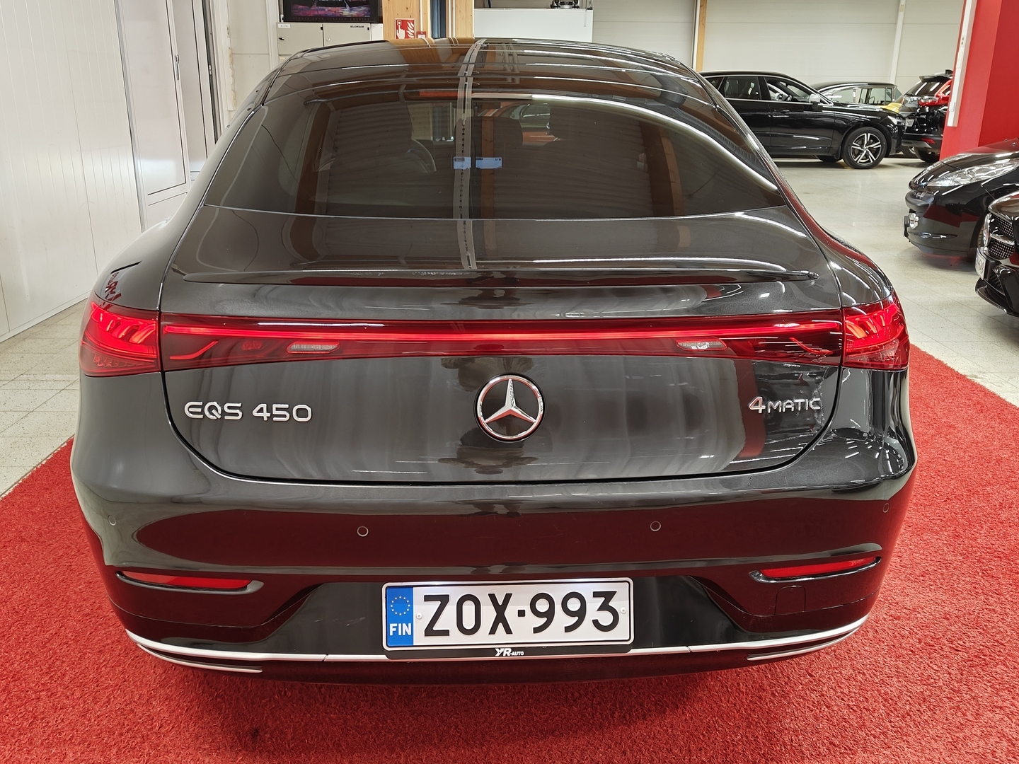 MERCEDES-BENZ EQS 4