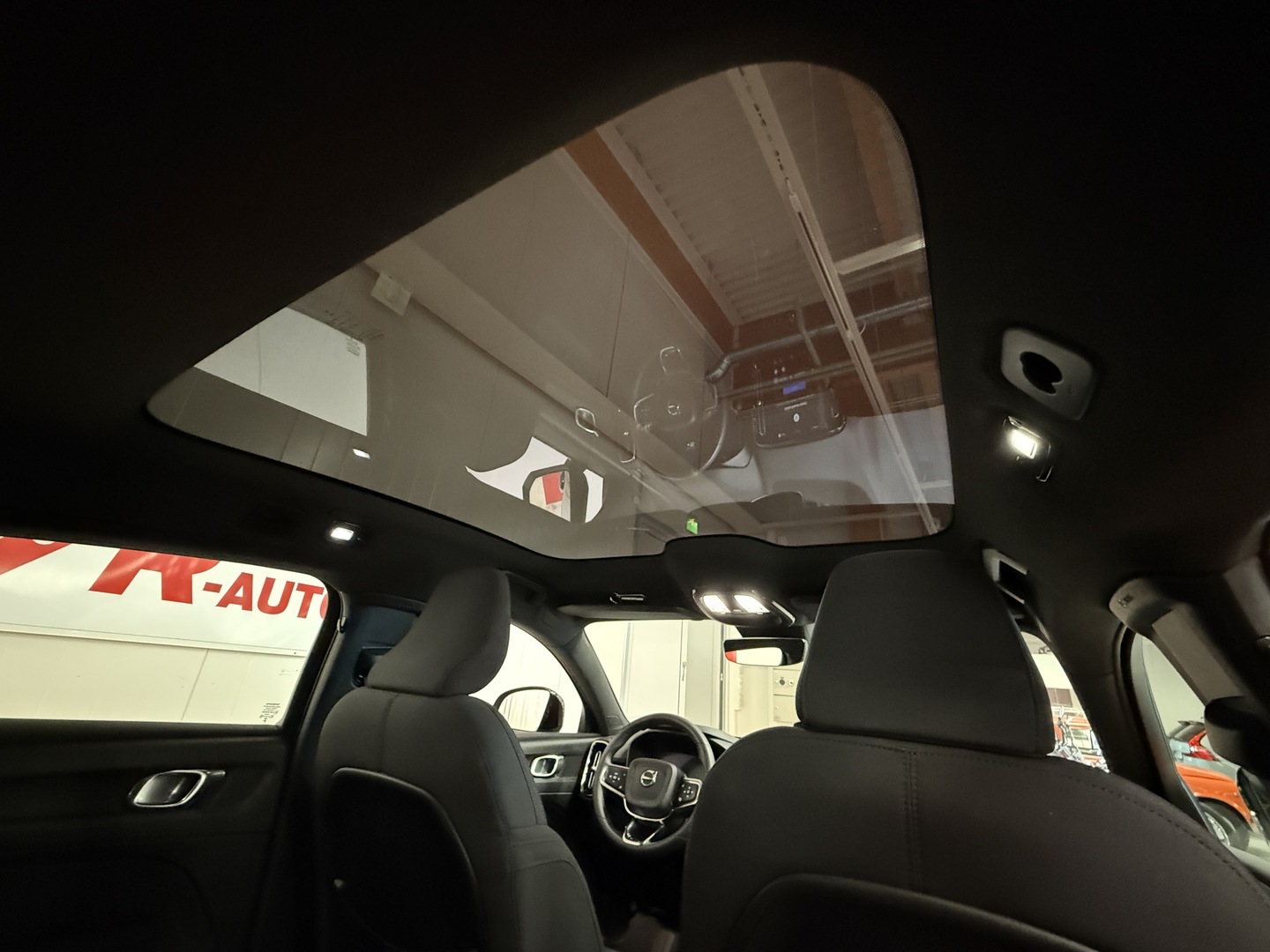 VOLVO C40 2023