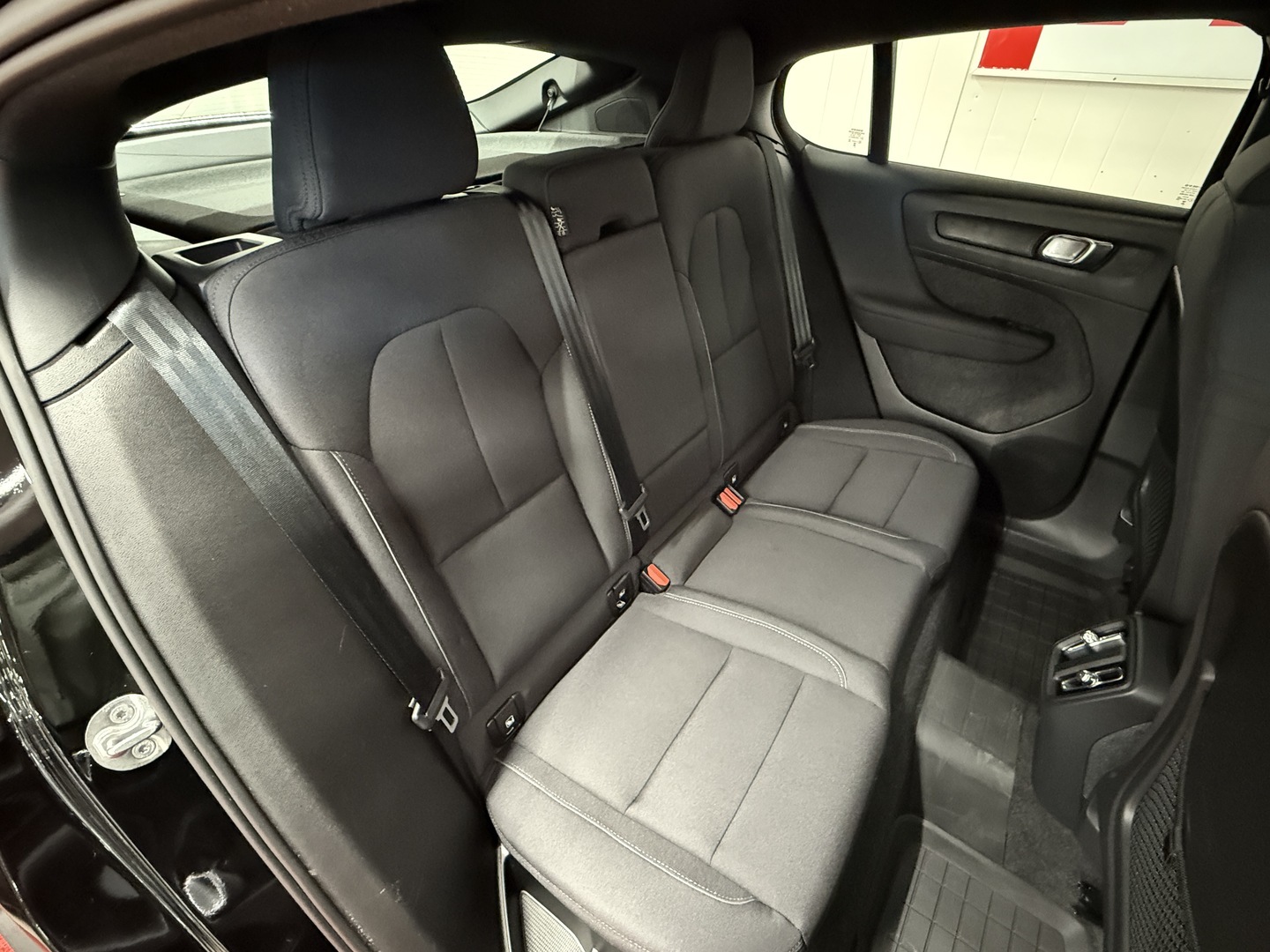VOLVO C40 2023