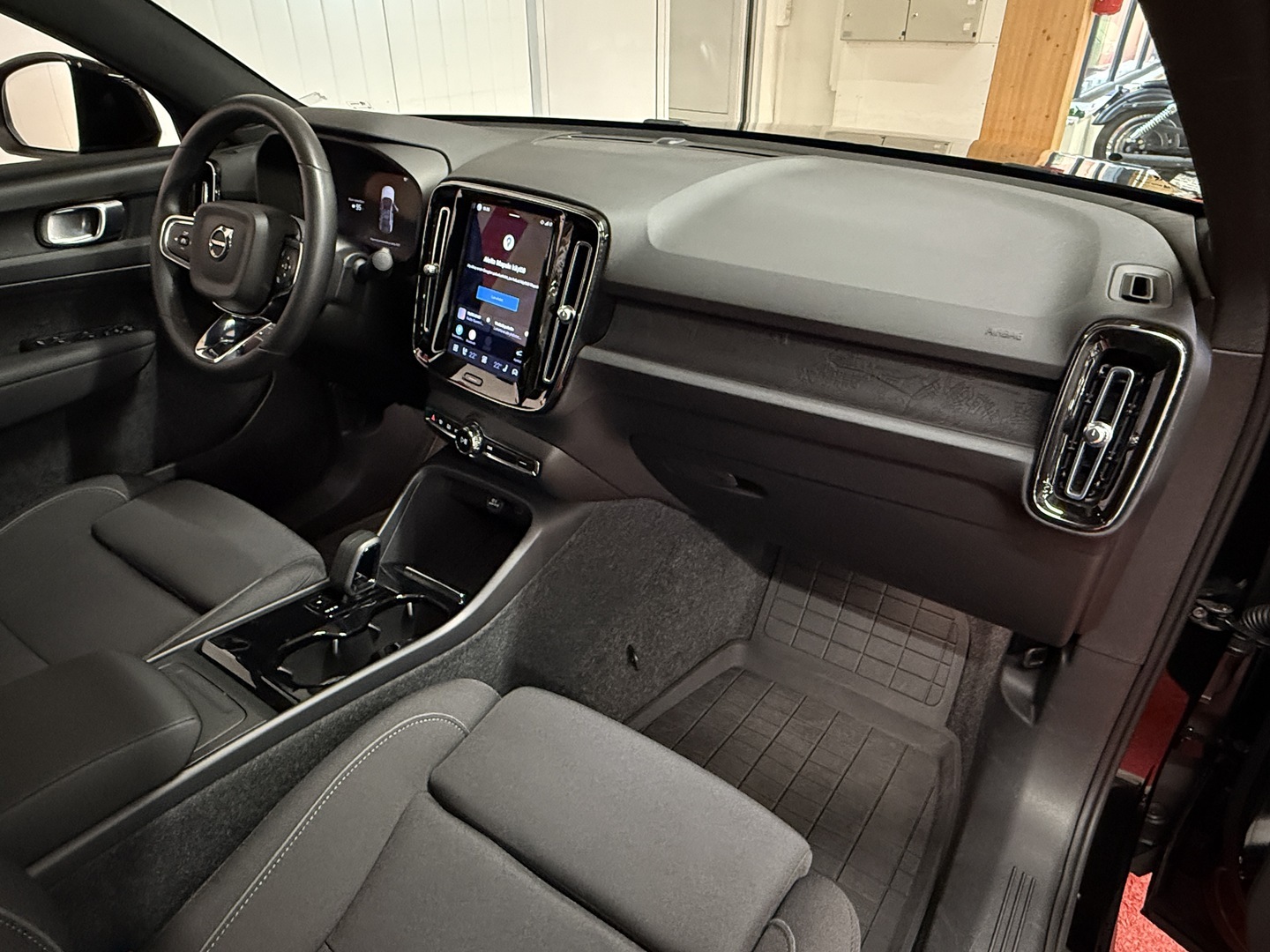 VOLVO C40 2023