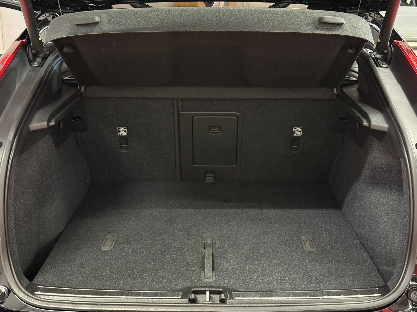 VOLVO C40 2023