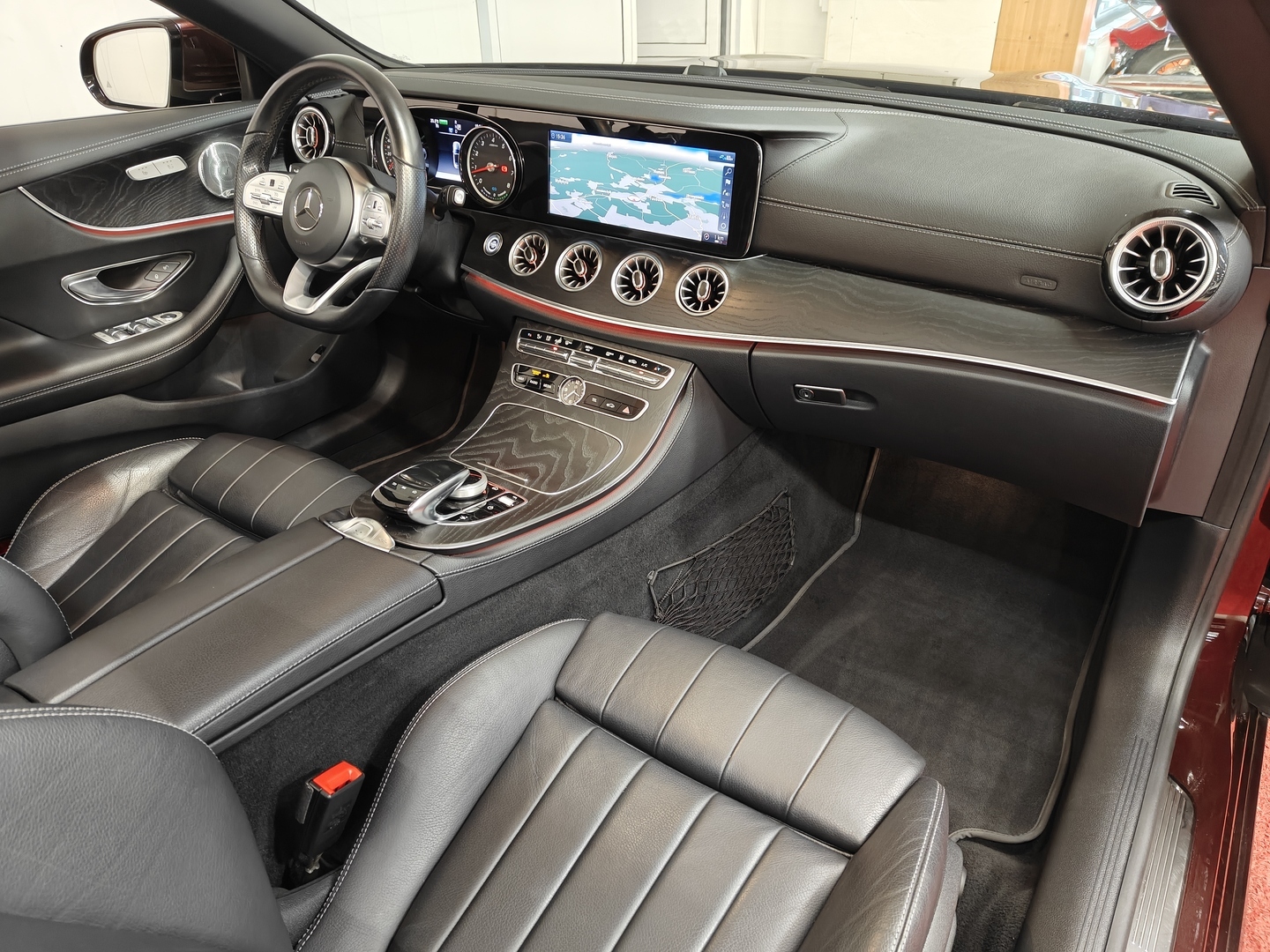MERCEDES-BENZ E 2019
