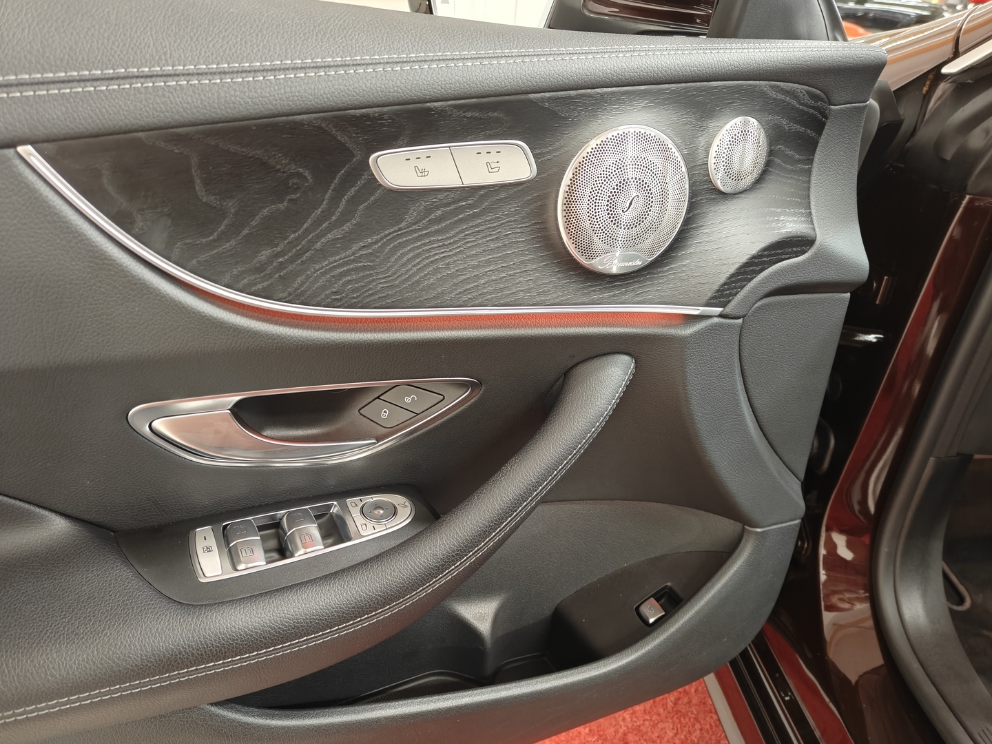 MERCEDES-BENZ E 2019