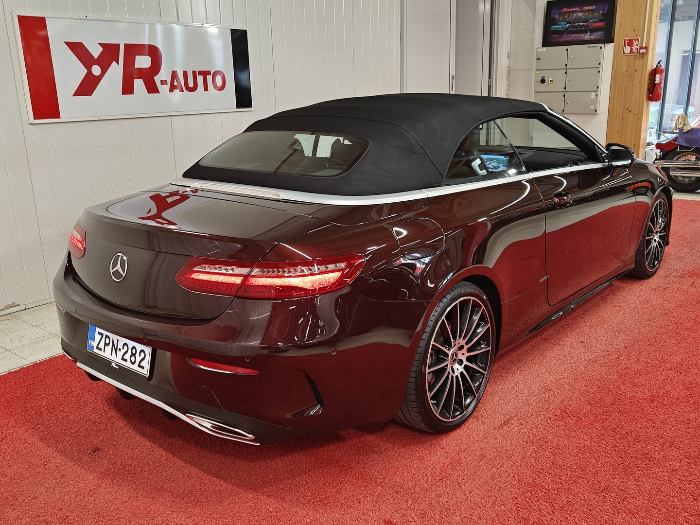 MERCEDES-BENZ E 2019