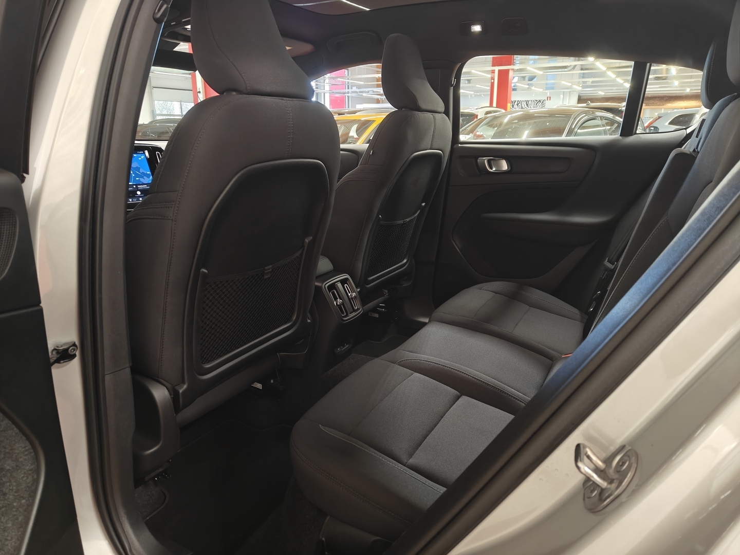 VOLVO C40 22