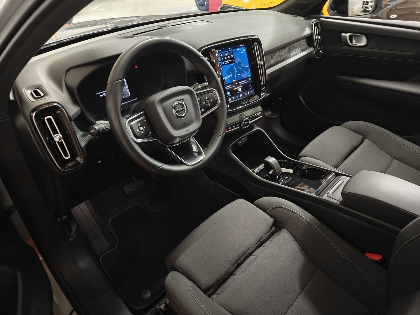 VOLVO C40 7