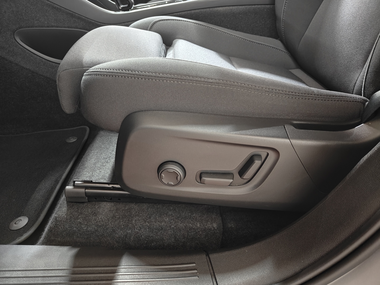 VOLVO C40 9